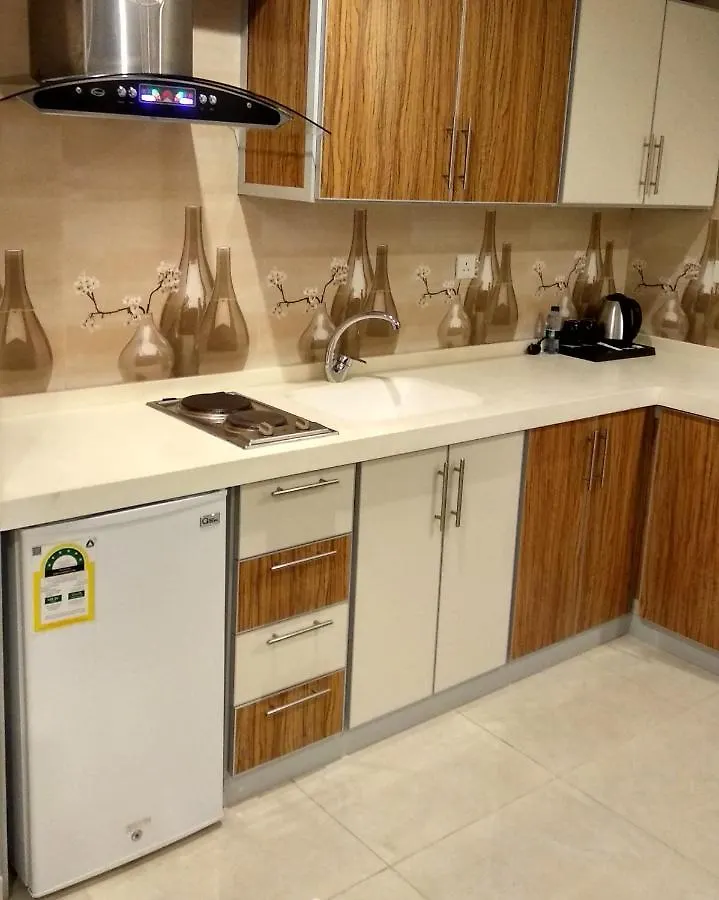 Yan Apartments Jeddah 3*,